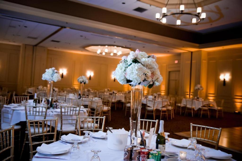 Adam'S Mark Hotel & Conference Center Kansas City Exterior photo