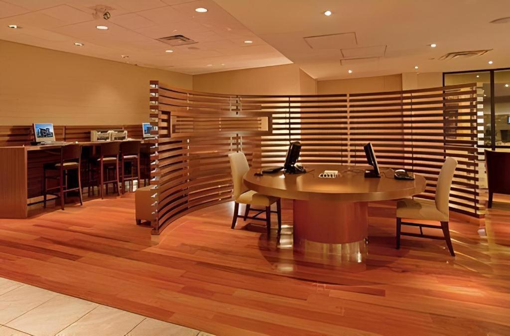 Adam'S Mark Hotel & Conference Center Kansas City Exterior photo