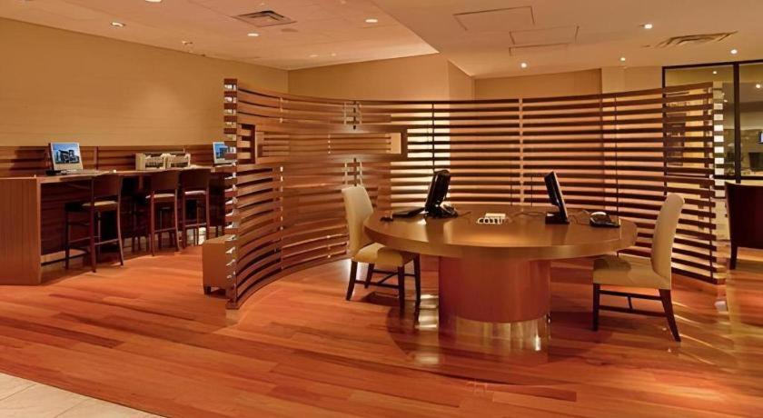 Adam'S Mark Hotel & Conference Center Kansas City Exterior photo